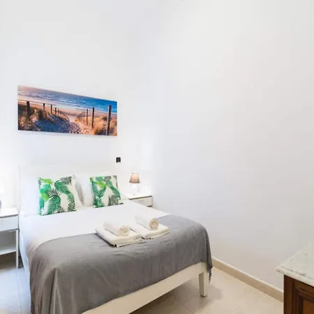 Apartment House In Palmas De Gran Canaria